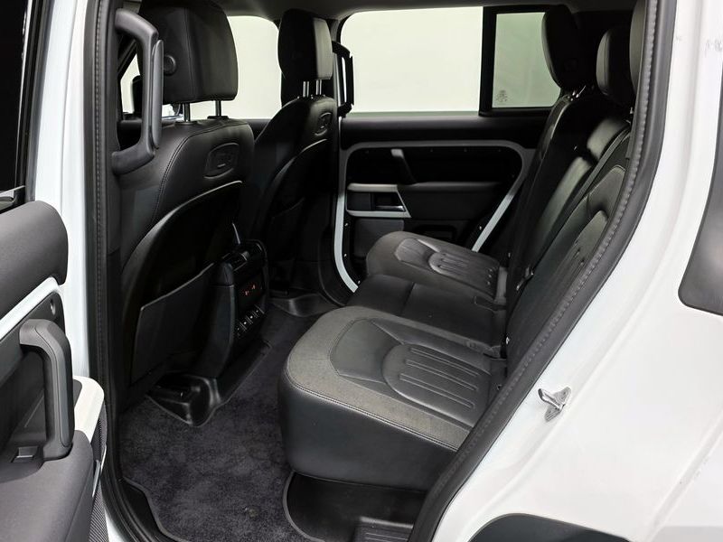 2020 Land Rover Defender 110 D240 SE photo 12