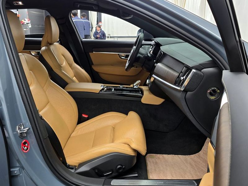 2021 Volvo S90 T8 AWD Inscription photo 11