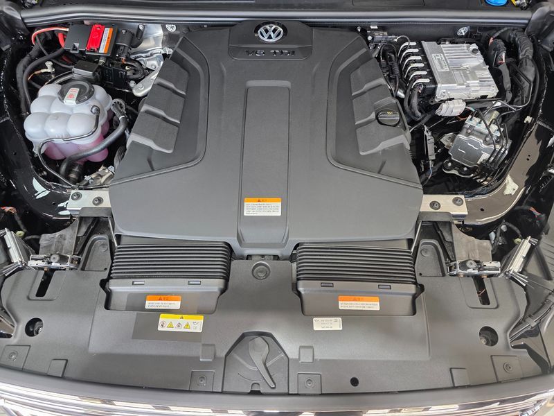 2026 Volkswagen Touareg 3.0 TDI Prestige photo 7