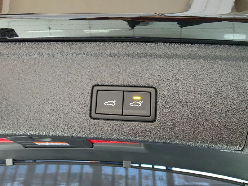 2026 Volkswagen Touareg 3.0 TDI Prestige photo 14