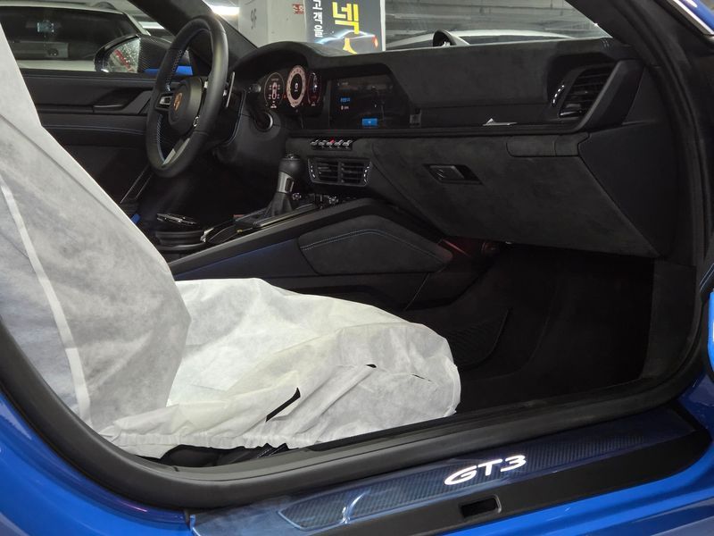 2026 Porsche 911 GT3 photo 8