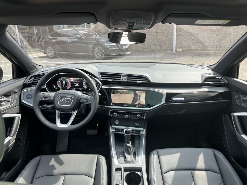 2026 Audi Q3 40 TFSI Quattro Premium photo 10