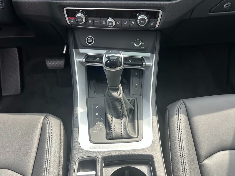 2026 Audi Q3 40 TFSI Quattro Premium photo 11