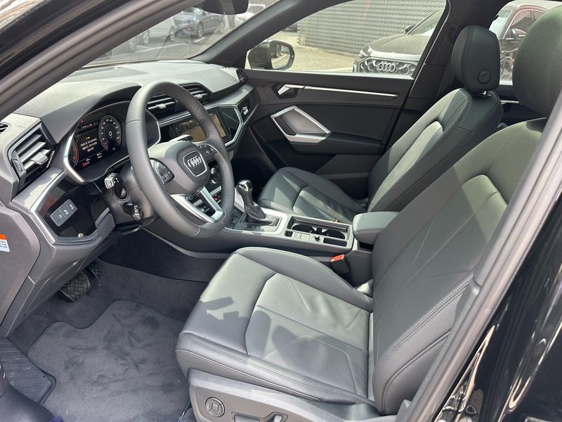 2026 Audi Q3 40 TFSI Quattro Premium photo 15