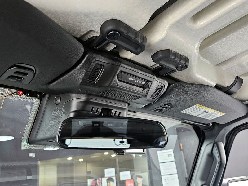 2024 Jeep Wrangler 2.0 Sport S 4Door photo 19
