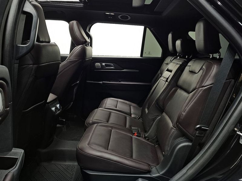 2025 Ford Explorer 2.3 Platinum 4WD photo 12