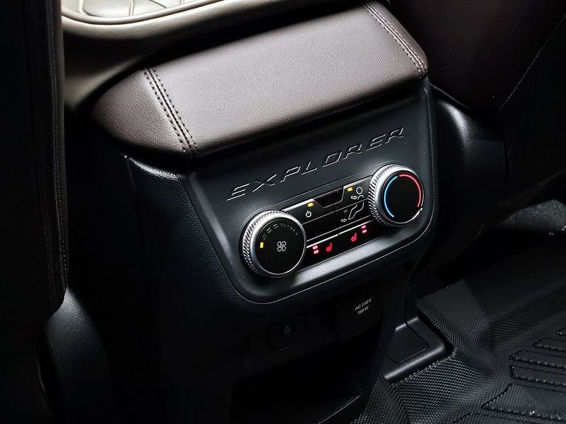 2025 Ford Explorer 2.3 Platinum 4WD photo 28