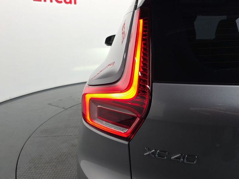 2026 Volvo XC40 B4 Ultra Dark photo 23
