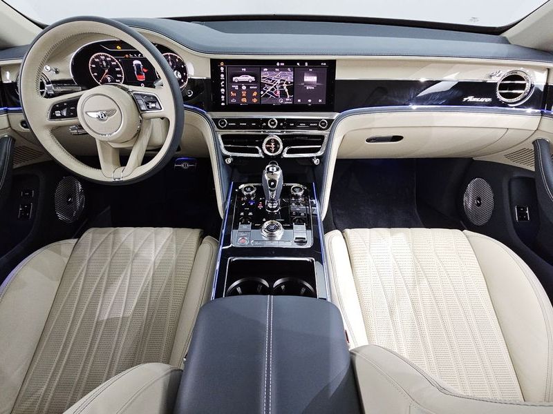 2024 Bentley Flying Spur 4.0 Azure photo 7