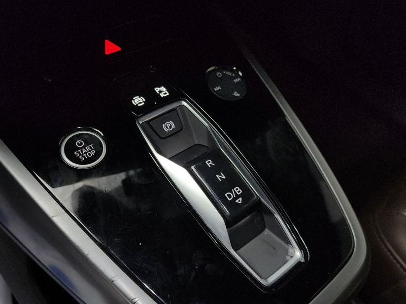 2022 Audi Q4 e-트론 40 Premium photo 9