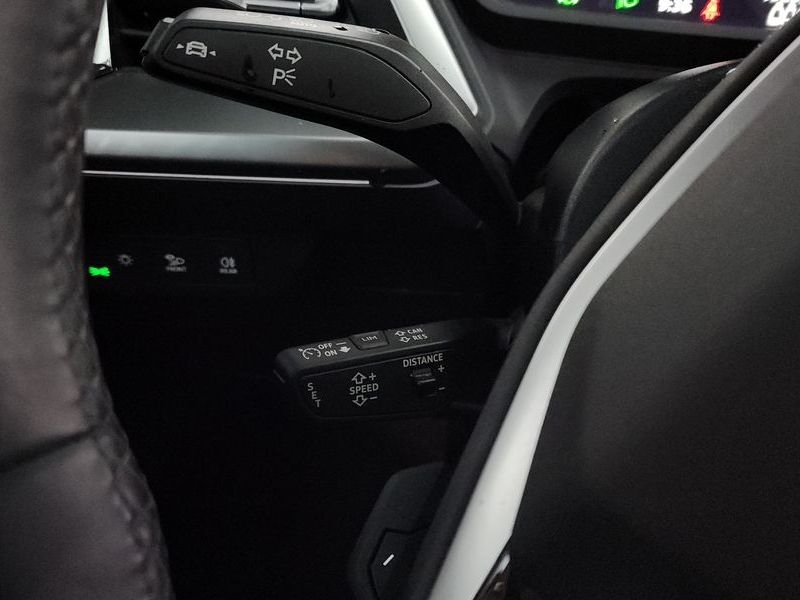 2022 Audi Q4 e-트론 40 Premium photo 14