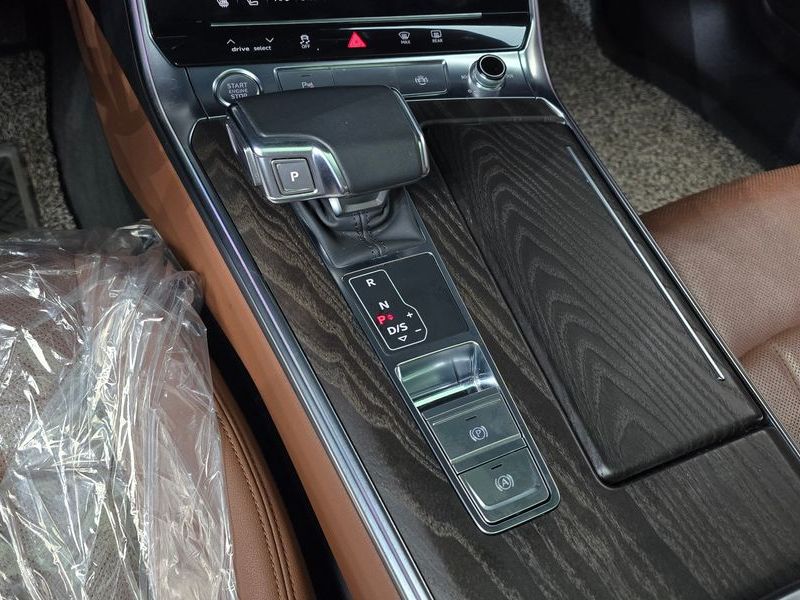 2020 Audi A6 45 TFSI Premium photo 9