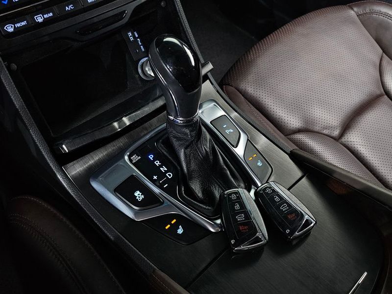 2015 Hyundai Grandeur HG240 Modern photo 9