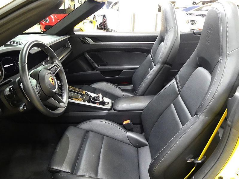 2021 Porsche 911 Carrera Cabriolet photo 7