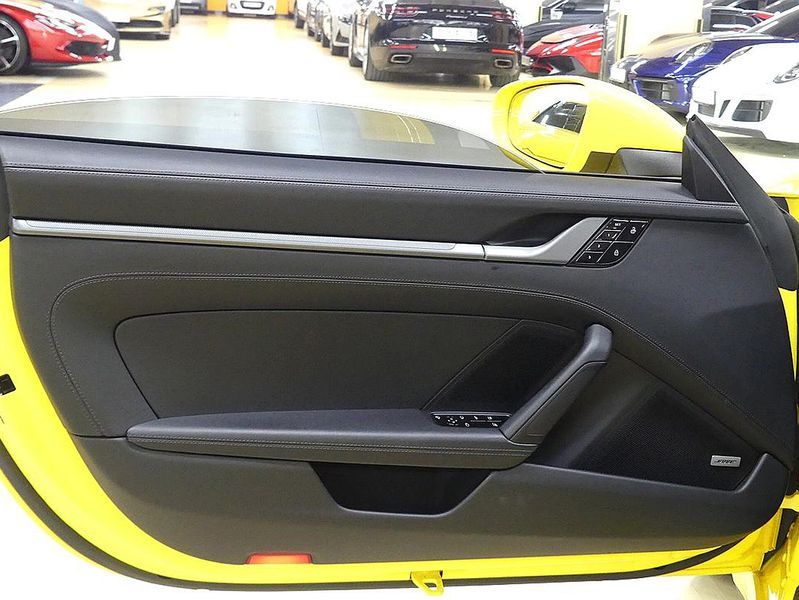2021 Porsche 911 Carrera Cabriolet photo 18