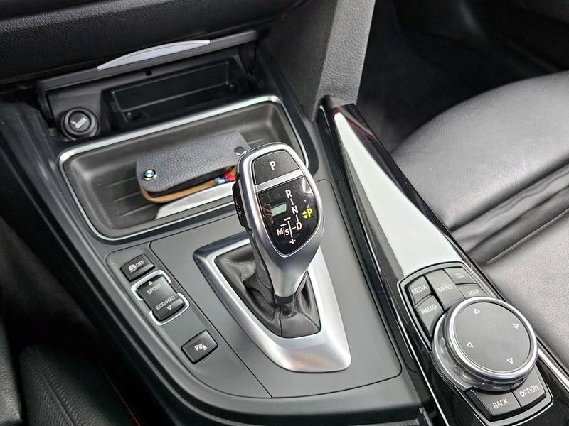 2015 BMW 3 Series GT 320d xDrive Sport photo 9