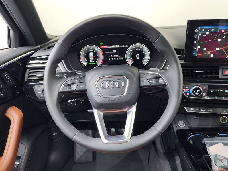 2021 Audi A4 40 TFSI Premium photo 13
