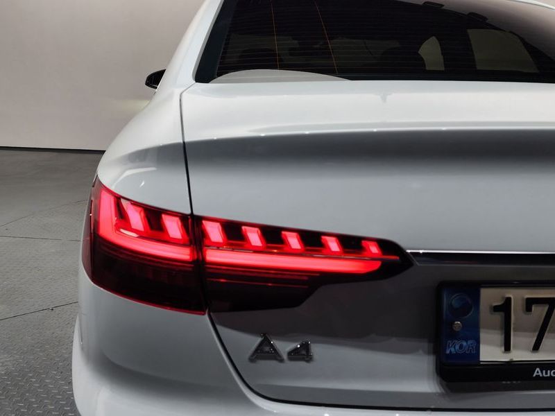 2021 Audi A4 40 TFSI Premium photo 23