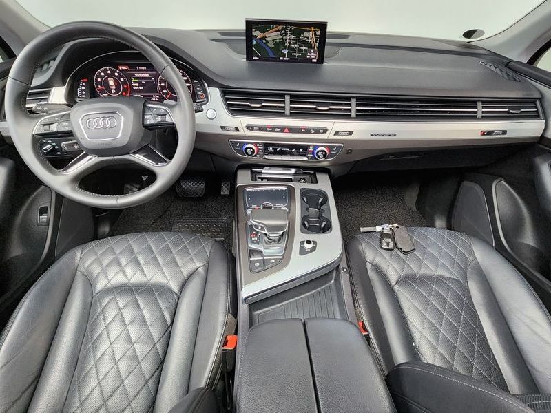 2019 Audi Q7 45 TFSI Quattro photo 7