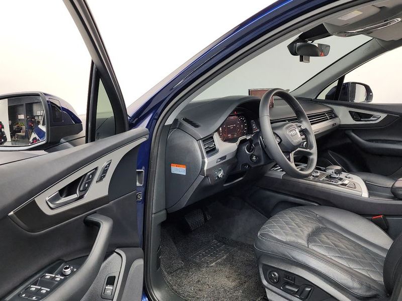 2019 Audi Q7 45 TFSI Quattro photo 10