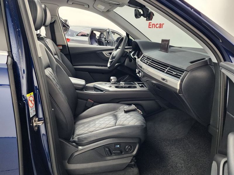 2019 Audi Q7 45 TFSI Quattro photo 11
