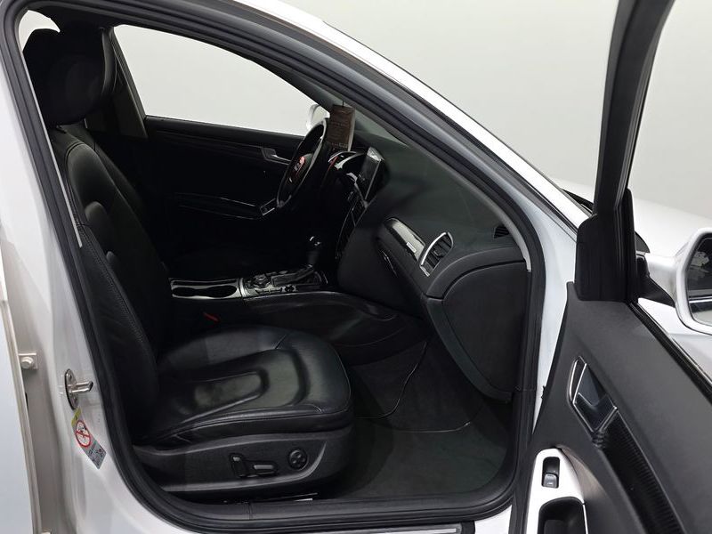 2012 Audi A4 2.0 TFSI Quattro Dynamic B8 photo 11