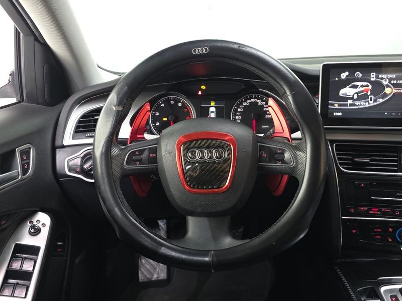 2012 Audi A4 2.0 TFSI Quattro Dynamic B8 photo 13