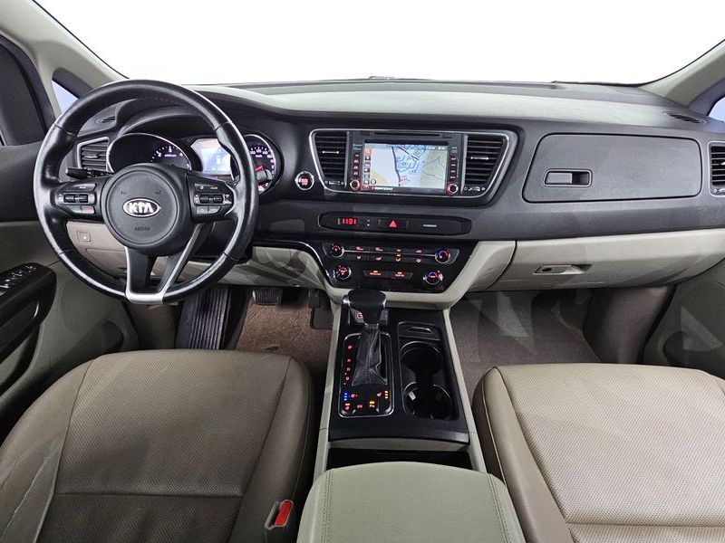2017 Kia Carnival 9-seater Luxury photo 7