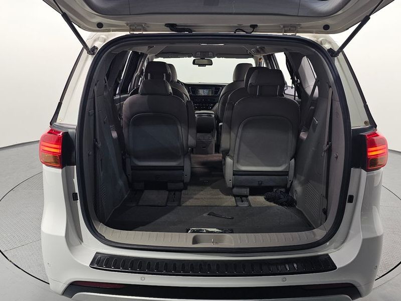 2017 Kia Carnival 9-seater Luxury photo 20