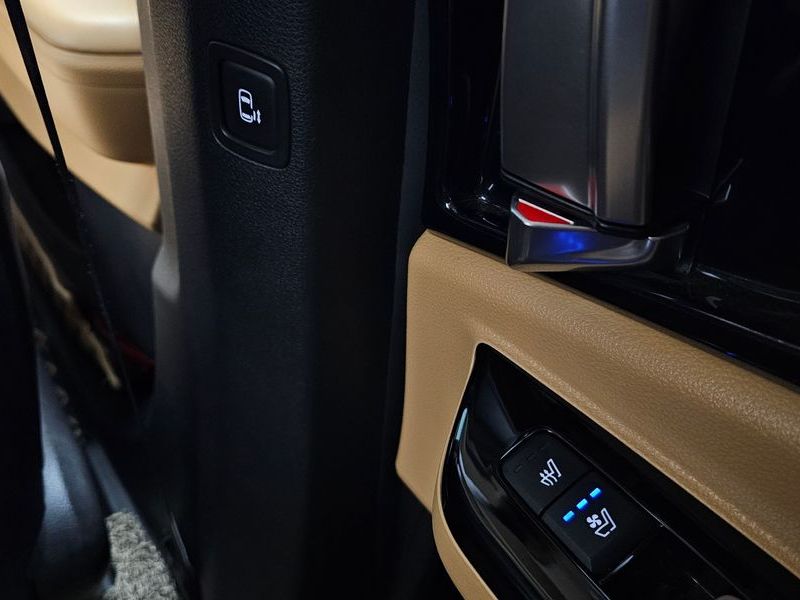 2021 Kia Carnival 9-Seater Signature photo 18