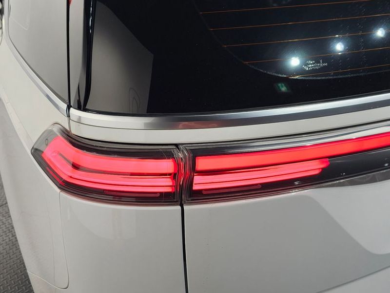2021 Kia Carnival 9-Seater Signature photo 23
