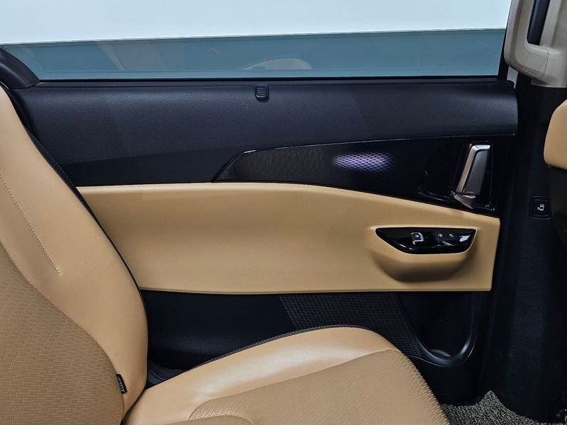 2021 Kia Carnival 9-Seater Signature photo 25