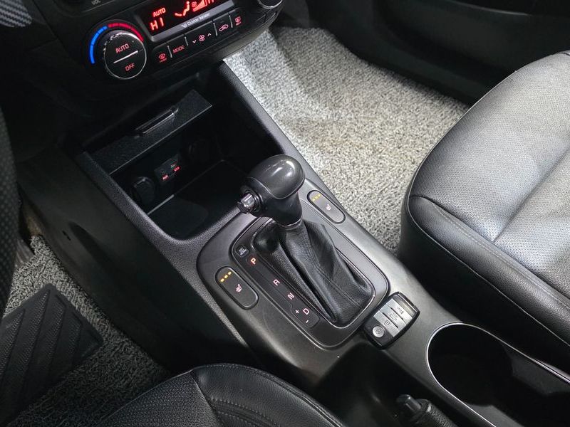 2015 Kia K3 Diesel Trendy photo 9