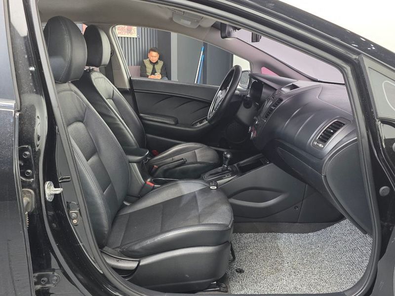 2015 Kia K3 Diesel Trendy photo 11