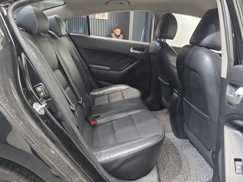 2015 Kia K3 Diesel Trendy photo 12