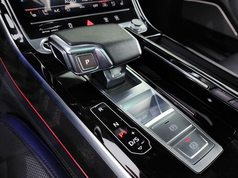 2022 Audi A8 55 TFSI Quattro Premium LWB photo 9