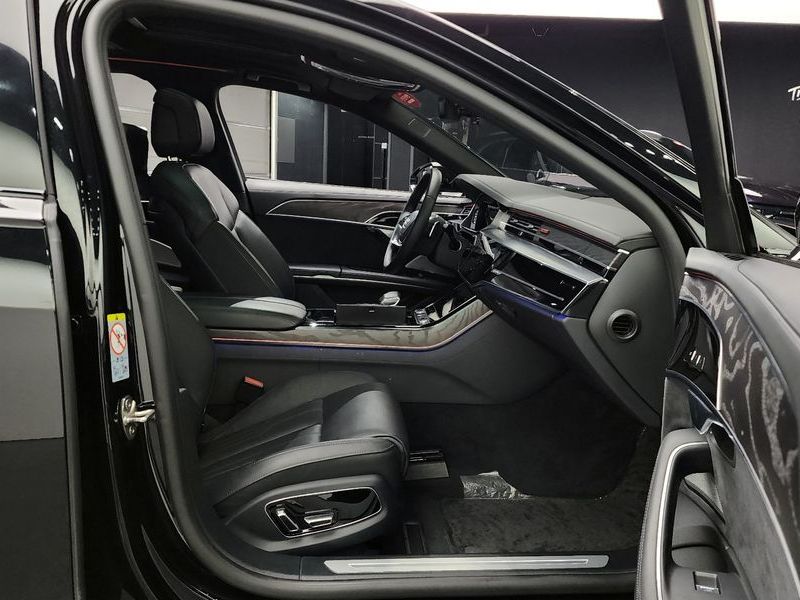 2022 Audi A8 55 TFSI Quattro Premium LWB photo 11