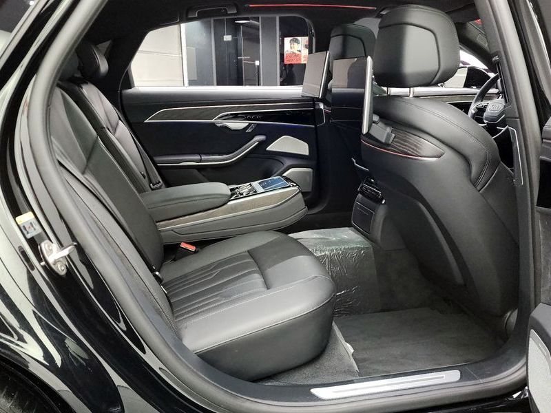 2022 Audi A8 55 TFSI Quattro Premium LWB photo 12