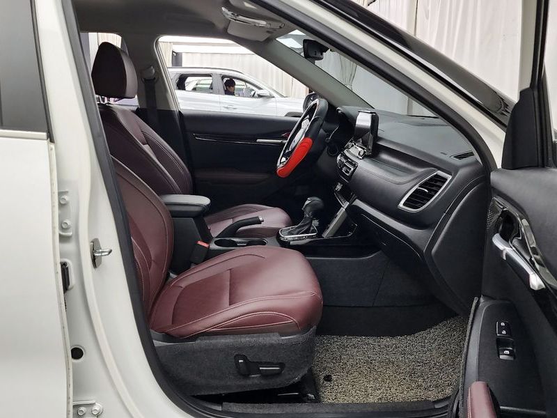 2022 Kia Seltos Gasoline 1.6 Turbo 4WD Signature photo 11