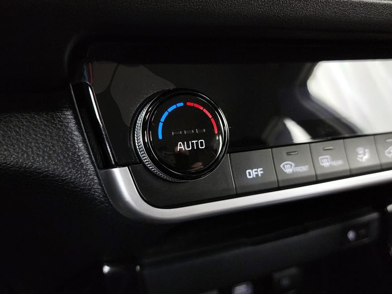 2022 Kia Seltos Gasoline 1.6 Turbo 4WD Signature photo 27