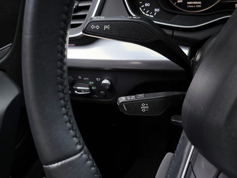 2020 Audi Q5 45 TFSI Quattro photo 18