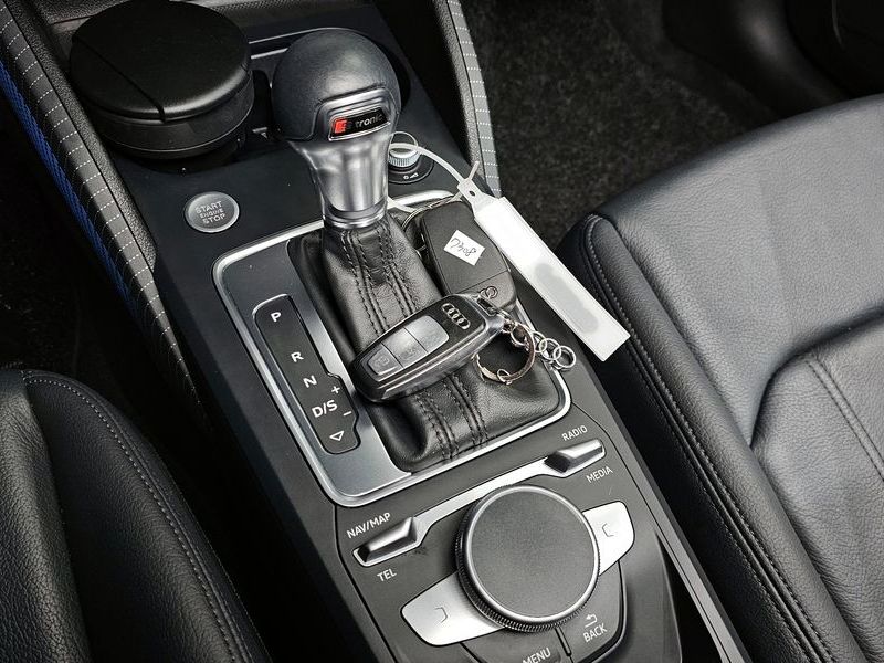 2020 Audi Q2 35 TDI Premium photo 9