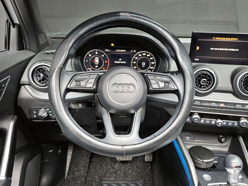 2020 Audi Q2 35 TDI Premium photo 13