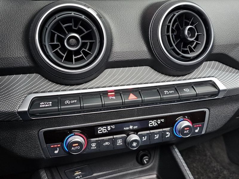 2020 Audi Q2 35 TDI Premium photo 17