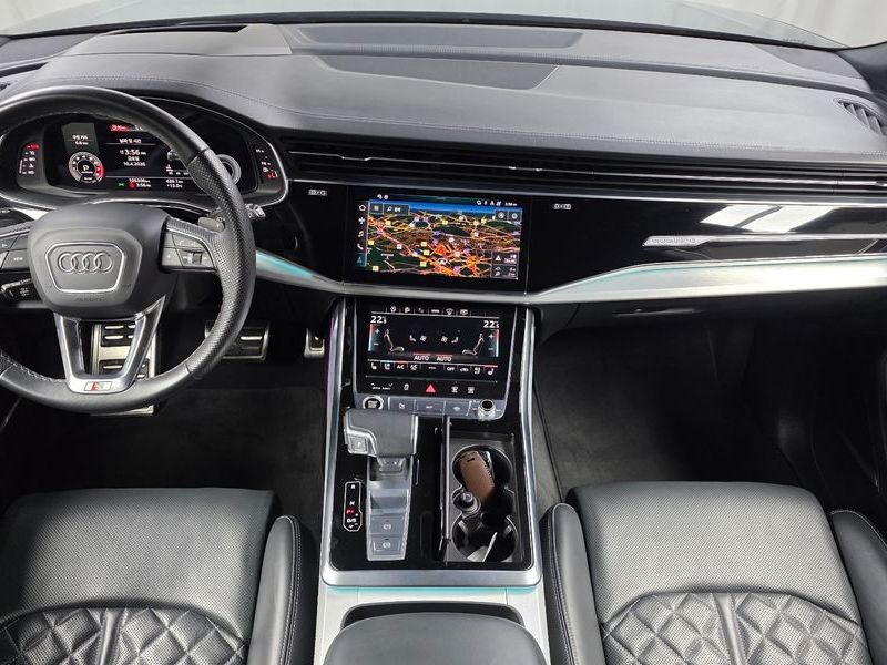 2021 Audi Q8 55 TFSI Quattro Premium photo 7