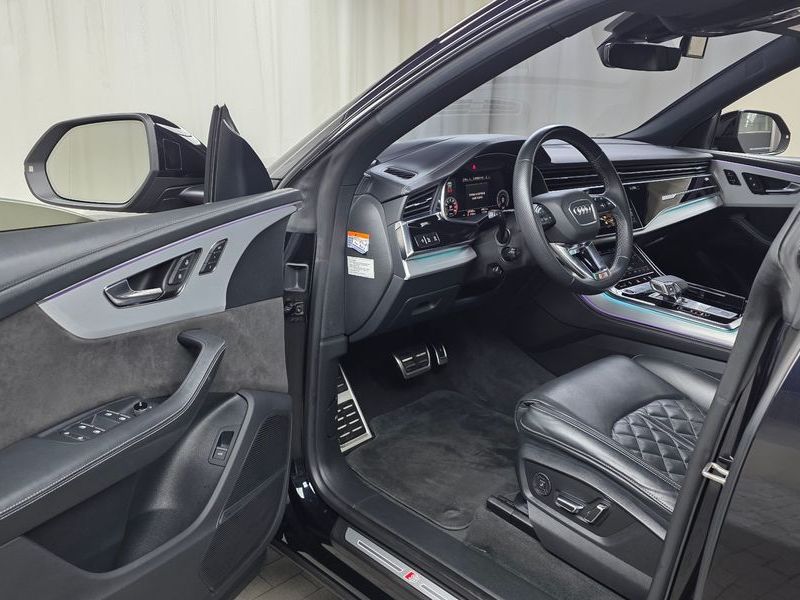 2021 Audi Q8 55 TFSI Quattro Premium photo 10