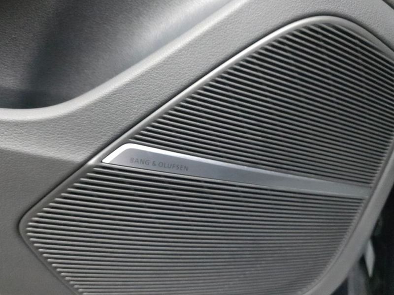 2021 Audi Q8 55 TFSI Quattro Premium photo 30