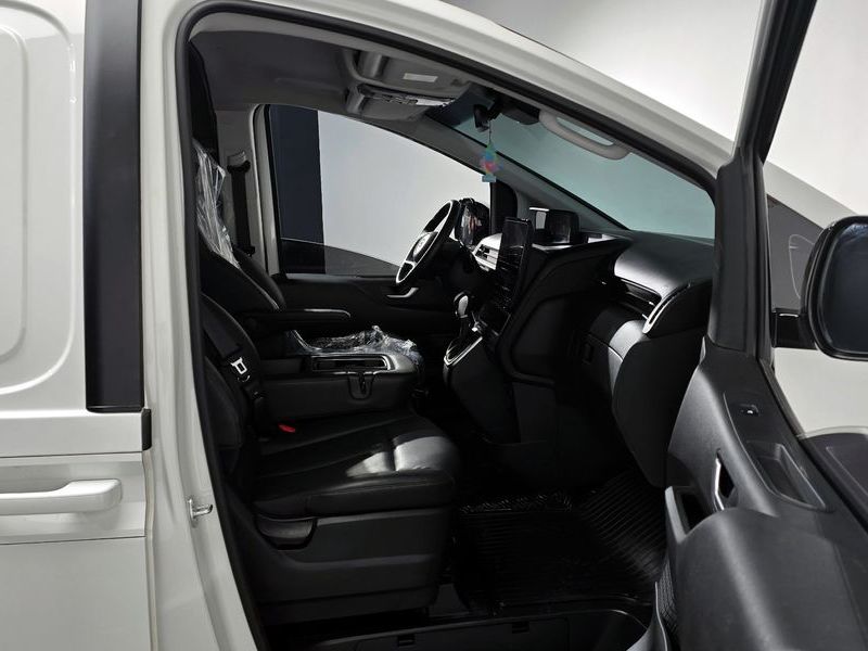 2024 Hyundai Staria Cargo 3-Seater Modern photo 11