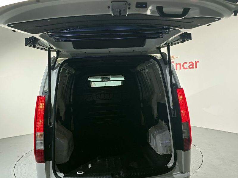 2024 Hyundai Staria Cargo 3-Seater Modern photo 20