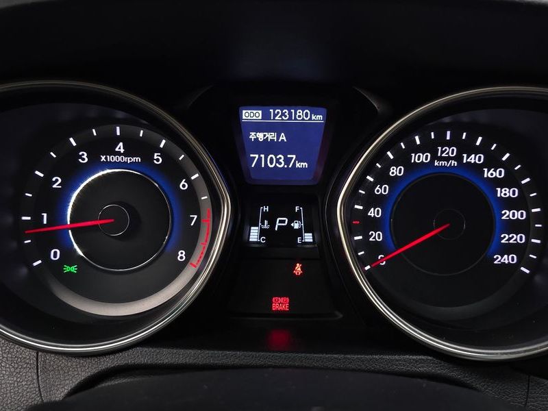 2012 Hyundai Avante M16 GDI Premier photo 8